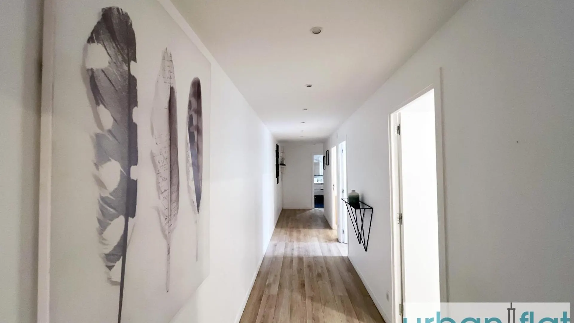 Urban Flat 182 - Spacious 4 Bedroom Flat In Apartment *