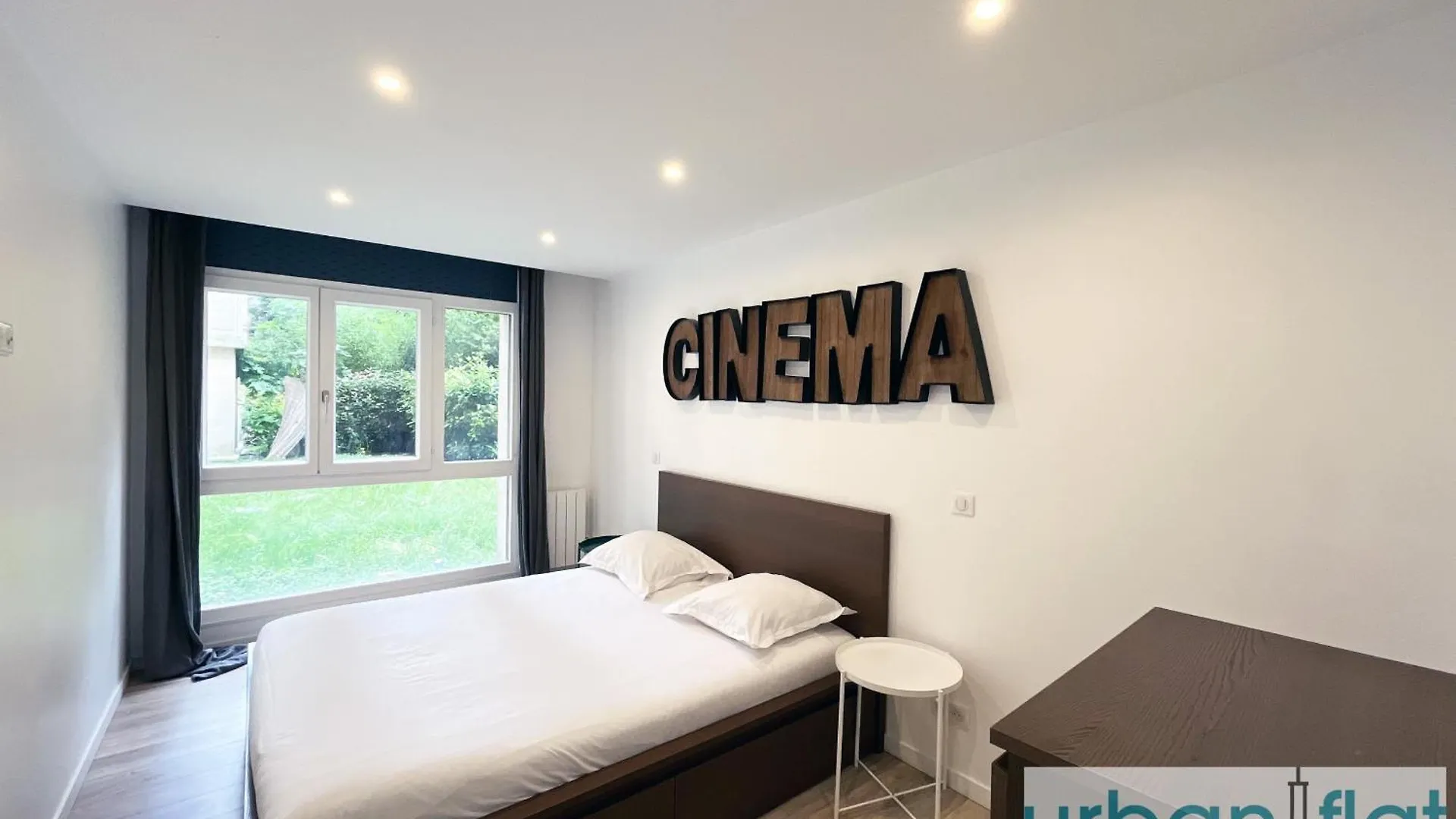 Urban Flat 182 - Spacious 4 Bedroom Flat In Apartment Paris