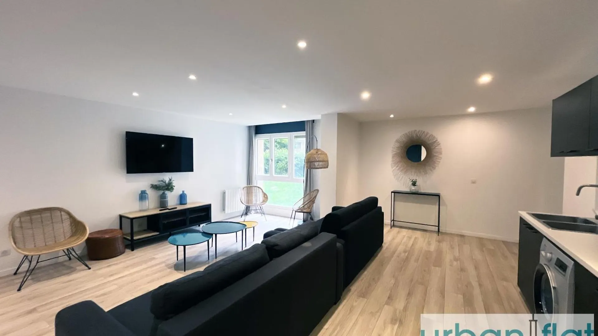 Urban Flat 182 - Spacious 4 Bedroom Flat In Daire